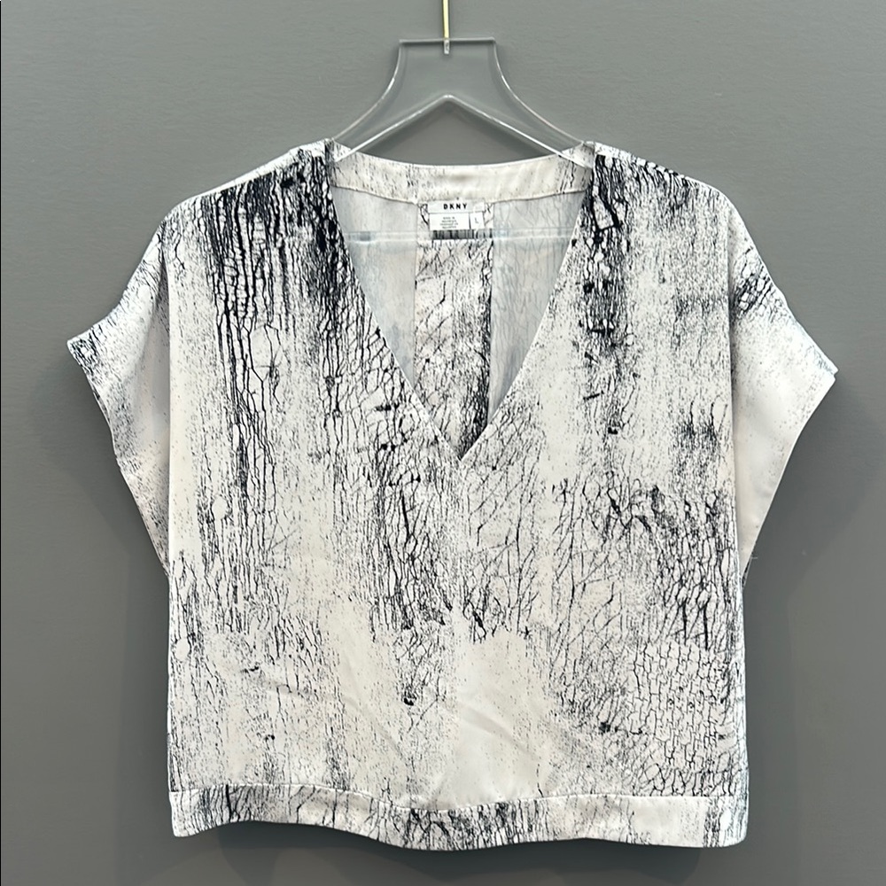 DKNY Monochrome Abstract Short Sleeve Top
